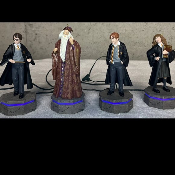 Harry Potter, Hermione, Ron and Dumbledore Hallmark 2019 light up ornaments - Picture 2 of 9
